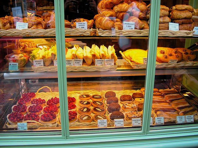 Vitrine de uma padaria em Paris.