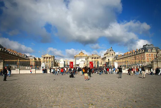 Entrada do castelo de Versailles. Entrada do castelo de Versailles.