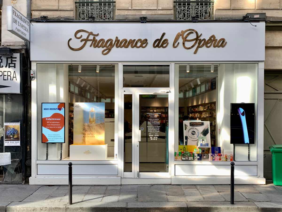 Onde comprar perfumes em Paris: descontos e brindes!