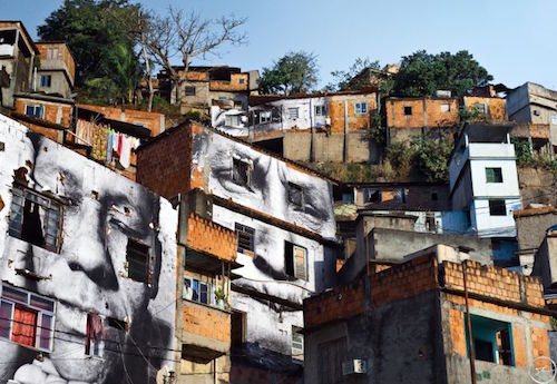 28_millimetres_-_women_are_heroes_action_dans_la_favela_morro_da_providencia_maria_de_fatima_day_view_rio_de_janeiro_bresil_2008_0