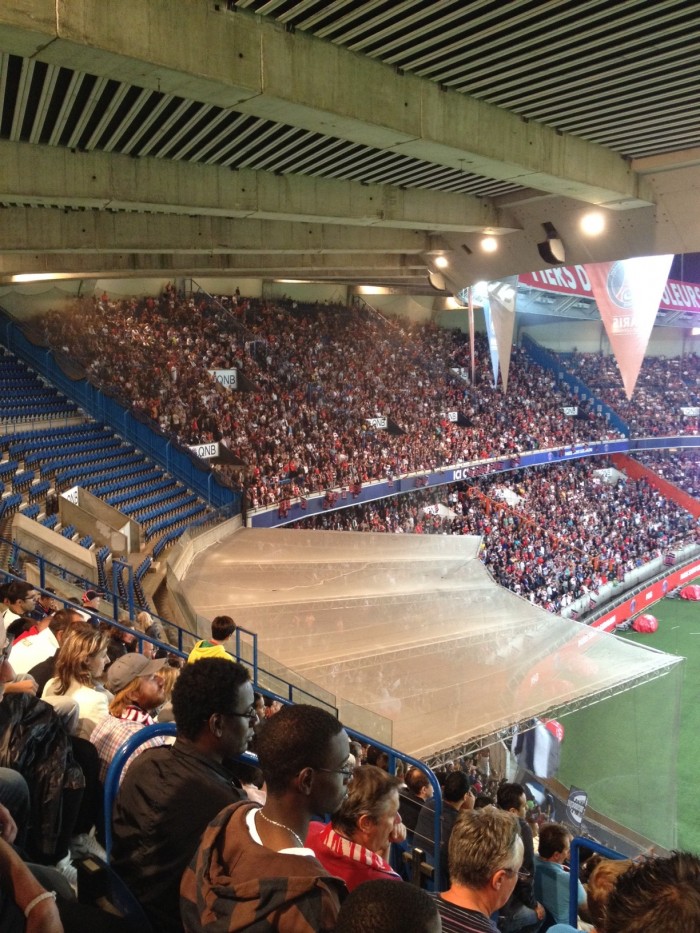 A torcida no Parc des Princes