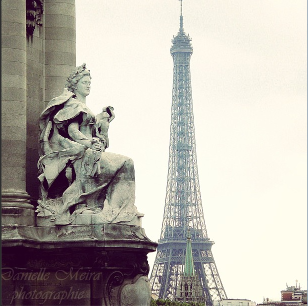 Tempo nublado em Paris
