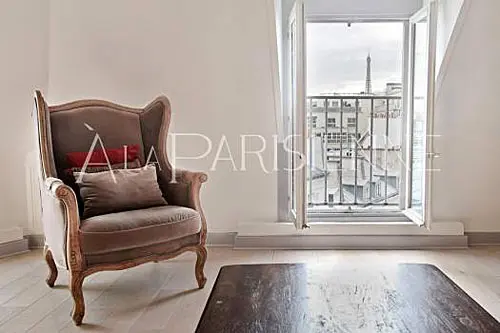 Apartamento com vista para a Torre Eiffel