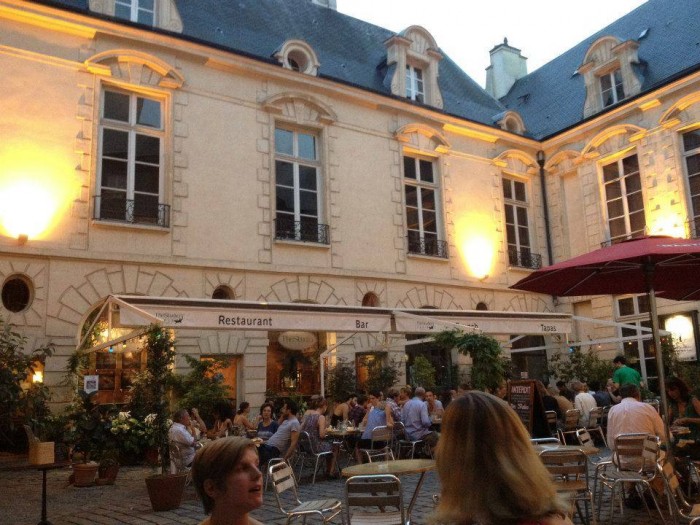 O café do Centre de Danse du Marais