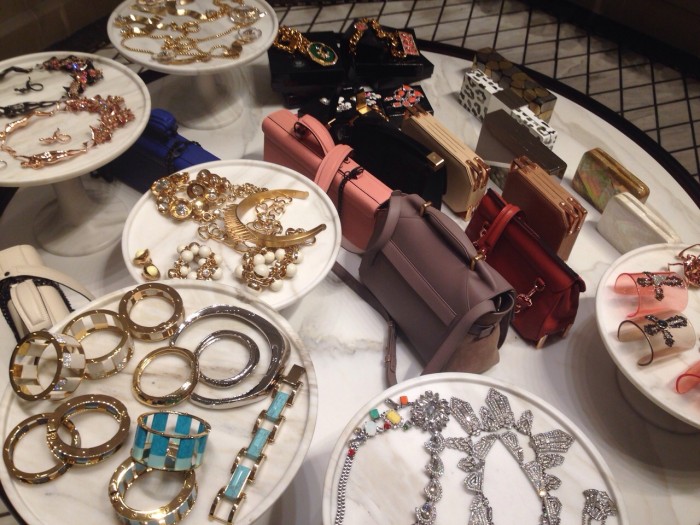 Visita em lojas de bijoux de vanguarda
