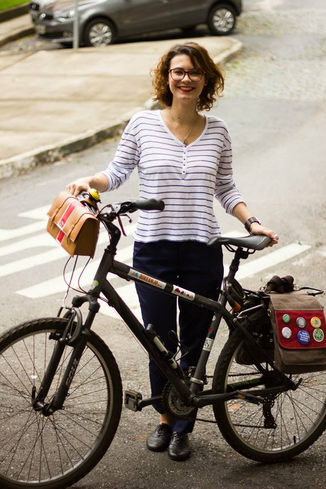 Não é preciso usar roupas de academia para andar de bike em Paris