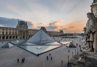 museus de paris piramide