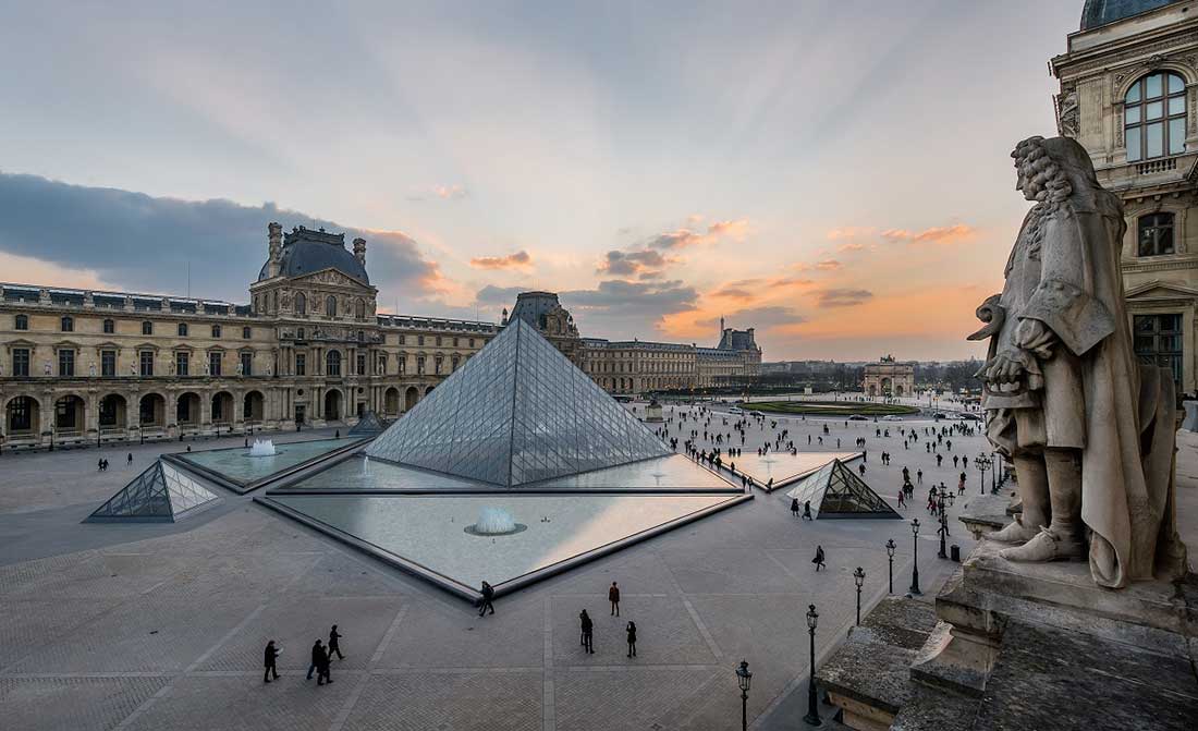 museus de paris piramide