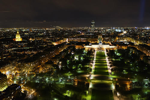 Paris à noite (foto: Dustin Gaffke no Flickr)