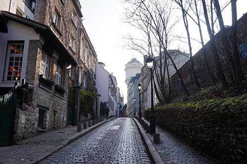 Rua Cortot, onde está o Museu de Montmartre