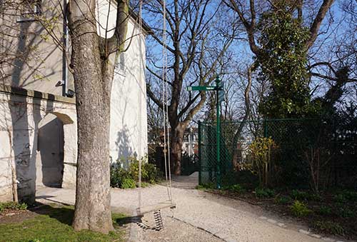 Musée de Montmartre e o balanço de Renoir