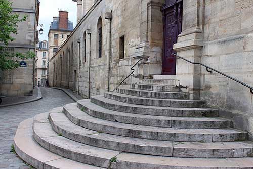 Igreja Sainte Étiènne du Mont e os degraus do filme de Wood Allen. Rodney no Flickr