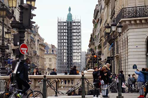 Coluna da Place Vendôme durante a sua restauração