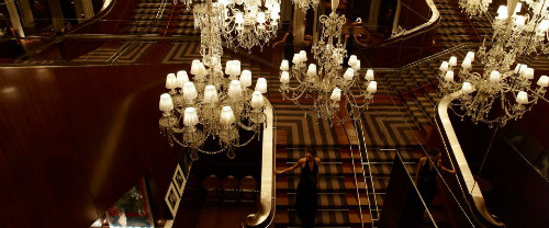 A escadaria do Royal Monceau