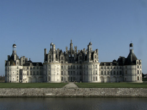 Chambord, o maior castelo do Loire, era usado como pavilhão de caça do rei François I, cuja residência ficava em Blois, a cerca de 15 km.