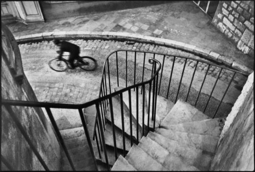 Henri Cartier-Bresson View profile FRANCE. The Var department. Hyères. 1932. Image ReferencePAR44919(HCB1932001W0066BC)© Henri Cartier-Bresson/Magnum Photos