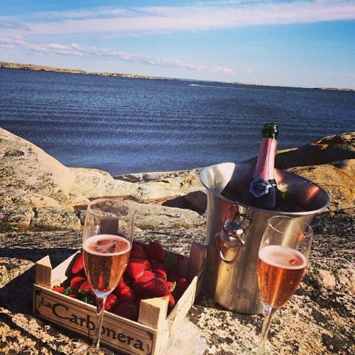 bollinger_rose_champagne.strawberry