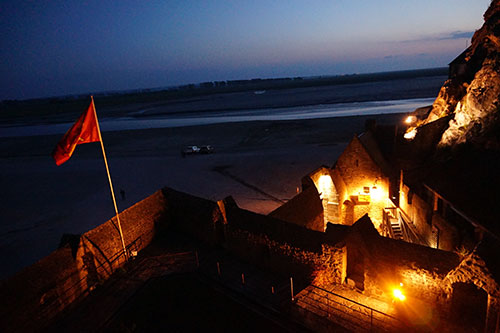 Mont Saint Michel iluminado