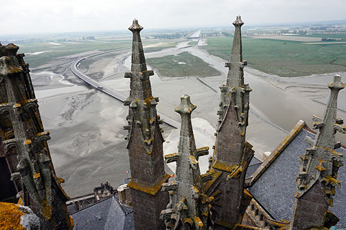 Foto tirada do telhado do Mont Saint Michel