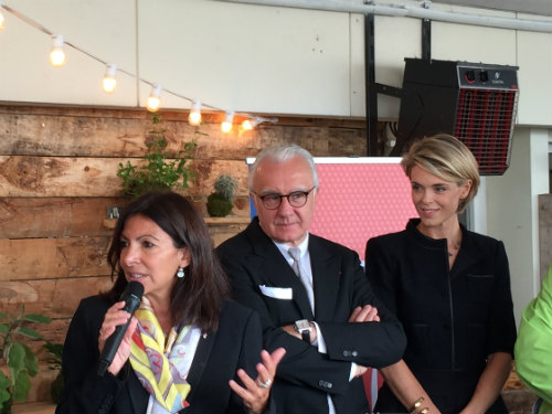 A prefeita de Paris, Anne Hidalgo, o chef Alian Ducasse (diretor do evento) e Julie Andrieu (madrinha do evento)