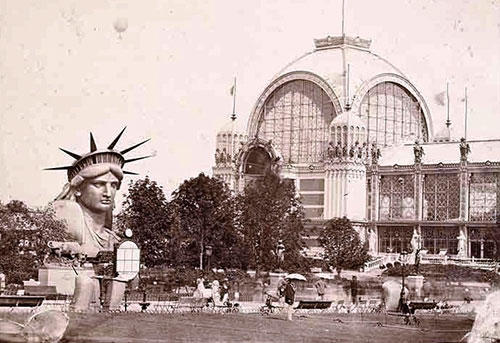 Cabeça da Estátua de Liberdade, Champs de Mars, Paris