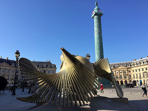 Manolo Valdés na Praça Vendôme