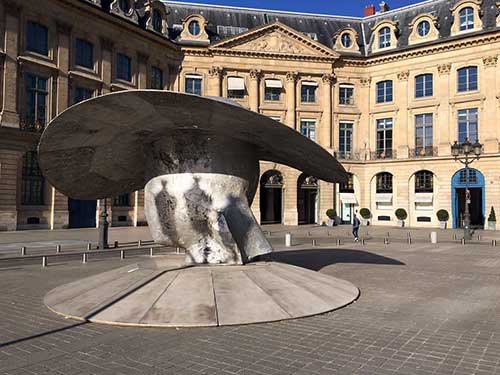 Place Vendôme, esculturas de Manolo Valdés