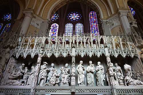 Catedral de Chartres. História esculpida em quadrinhos