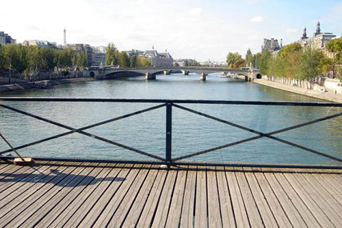 Leilão dos cadeados do amor. Pont des Arts atualmente