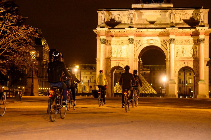 passeio de bicicleta em Paris