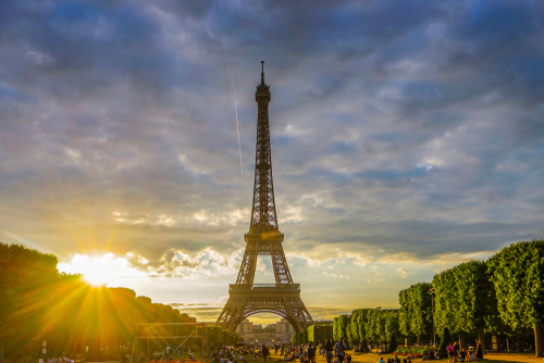 Morar e trabalhar na França por 1 ano  Conexão Paris