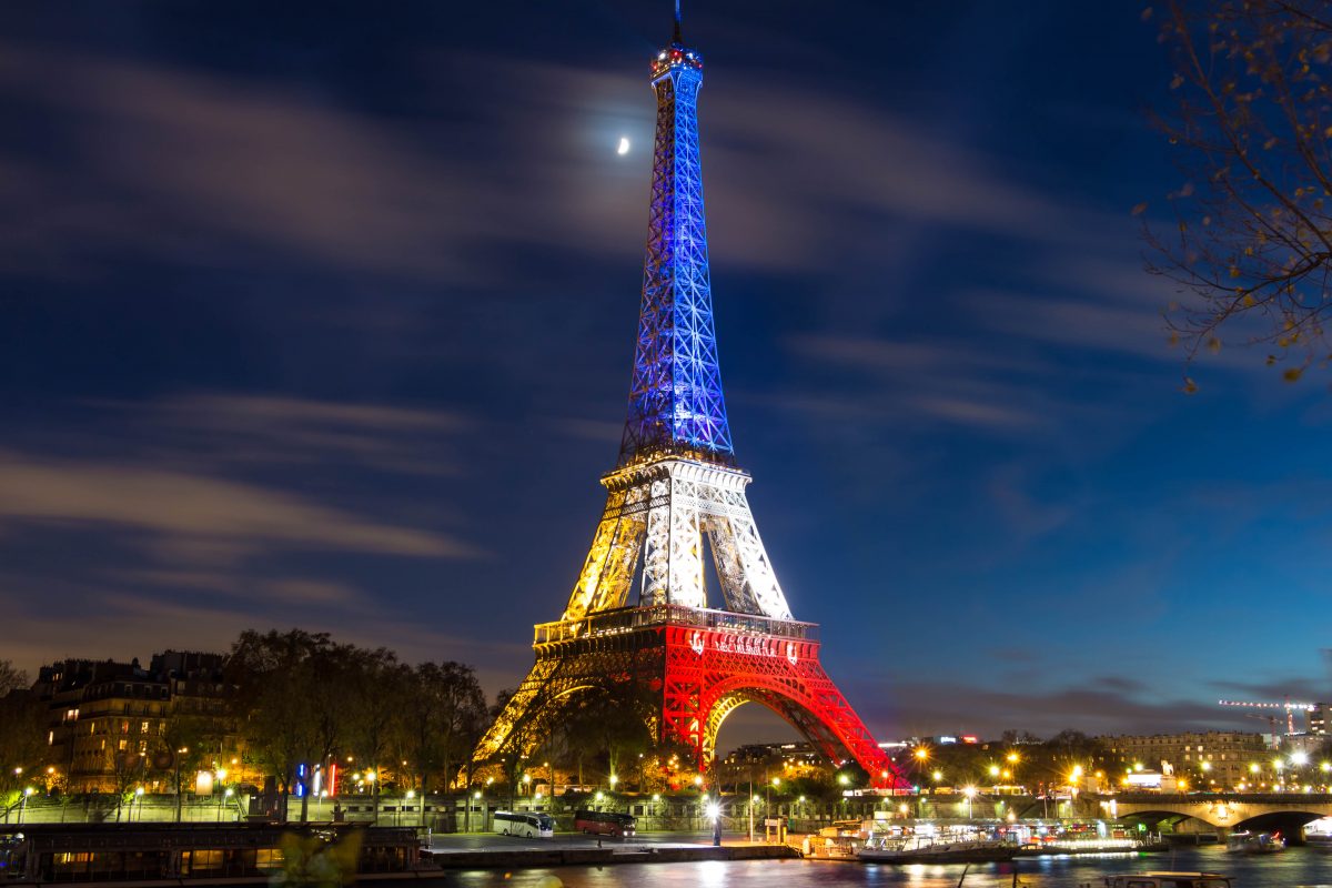 Torre Eiffel faz 130 anos