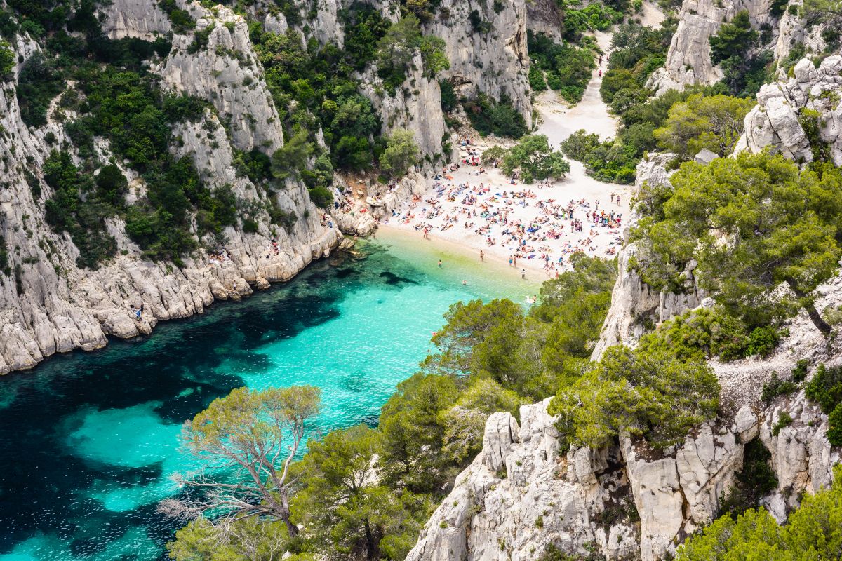 As calanques se extendem por cerca de 20 km no litoral da Provence. 