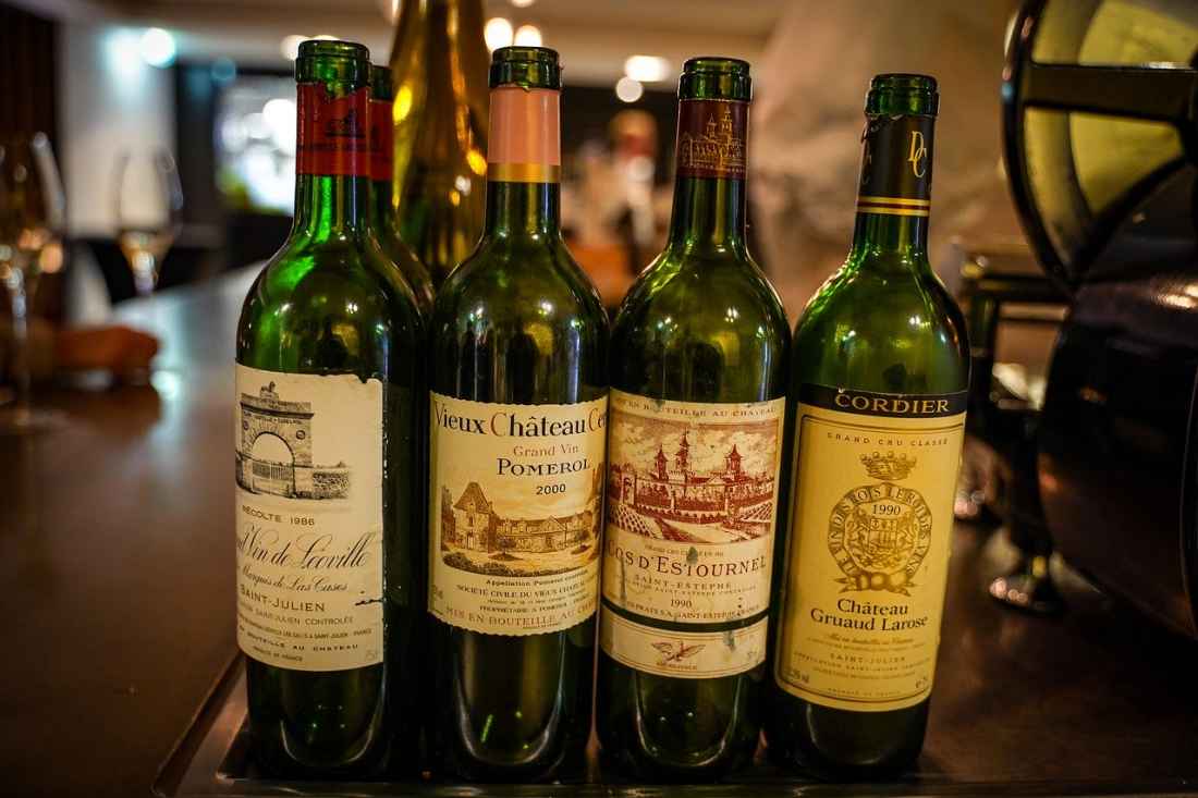 Ao contrário da Borgonha, em Bordeaux, a produção de vinhos é dominada pelos grandes e prestigiosos Chateaux.