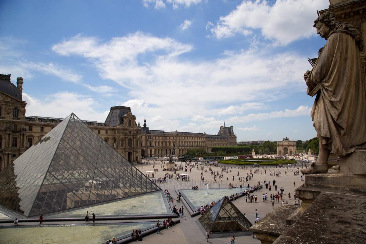 passeios em paris museu louvre