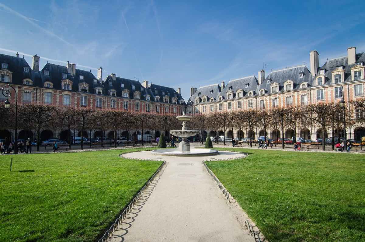 roteiro 4 dias em paris place des vosges