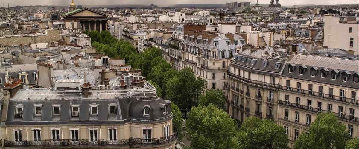 paris com chuva