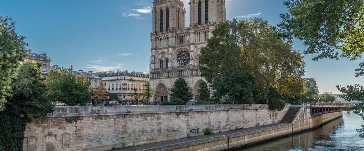 passeios em paris em portugues notre dame